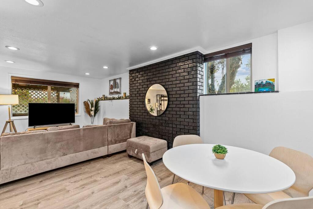 Pacific Nw Gem W/Hot-Tub 15 Minutes Airport. Apartment Auburn Exterior photo