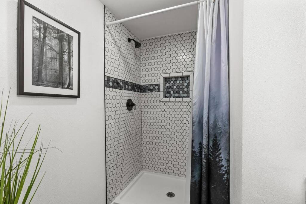 Pacific Nw Gem W/Hot-Tub 15 Minutes Airport. Apartment Auburn Exterior photo
